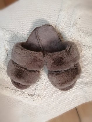 Chaussons moumoute taupe